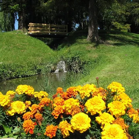 Luksusowy namiot Yourtes Du Moulin Bertrand