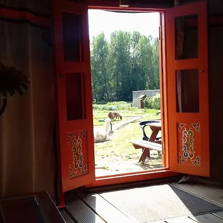 Yourtes Du Moulin Bertrand Luksusowy namiot